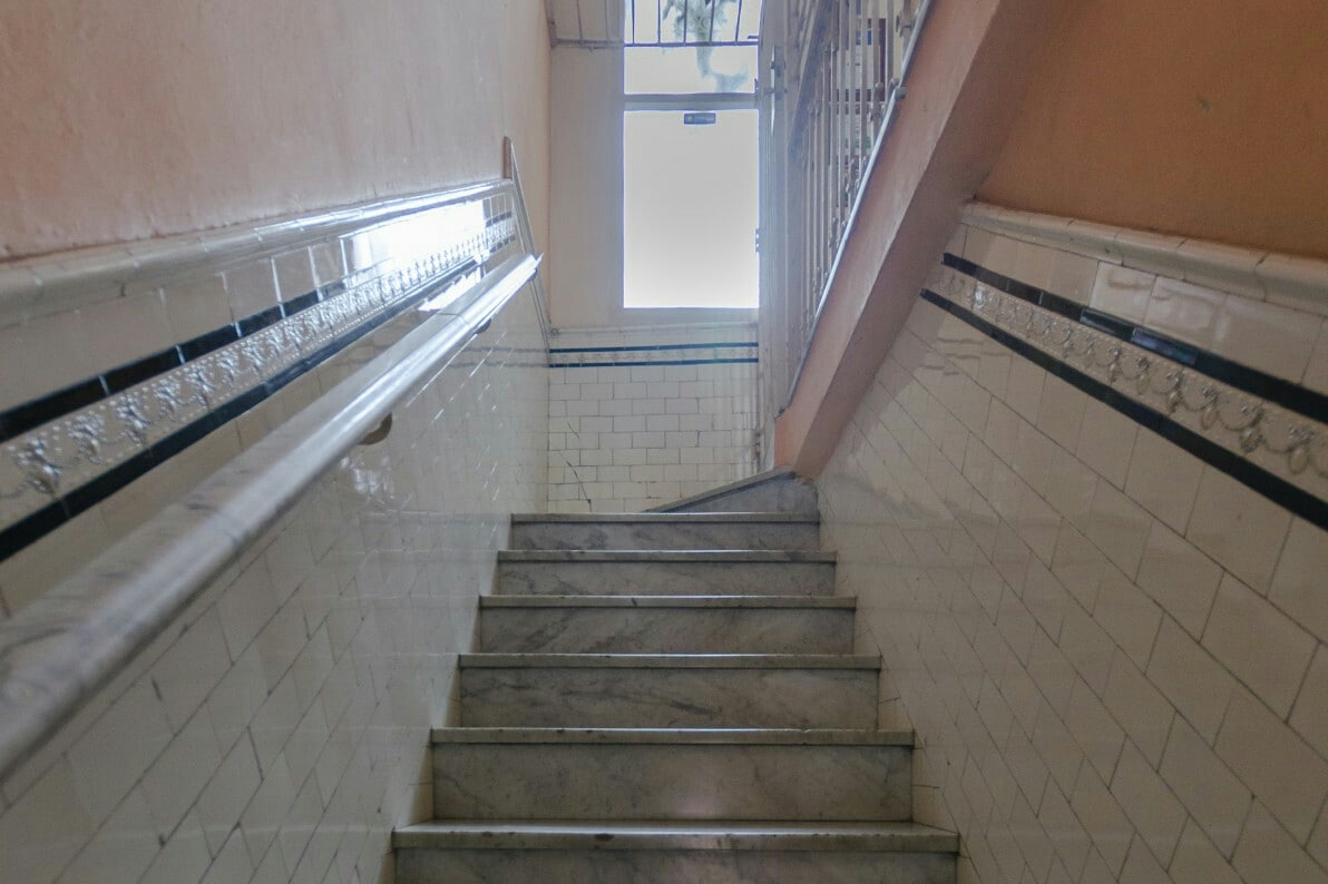 Escaleras de entrada a la casa