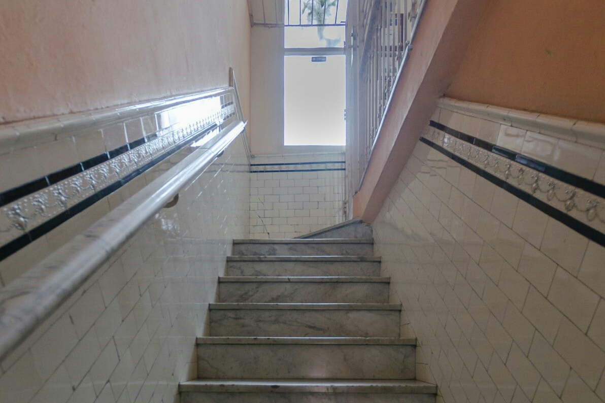 Escaleras de entrada a la casa